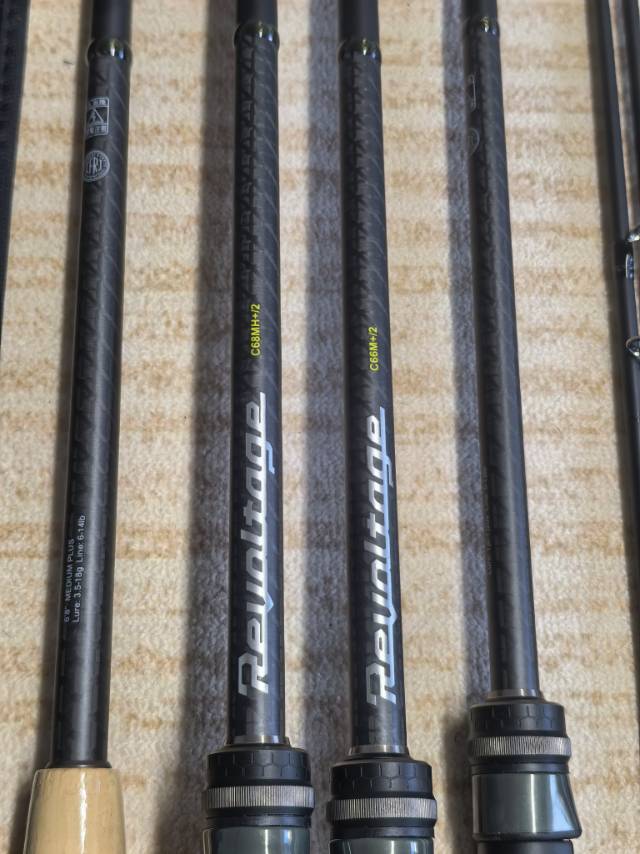 JACKALL Revoltage II C64M+PBF baitcasting rod - immagine 14